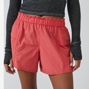 NWT Women's FREE PEOPLE Movement Cargo Shorts